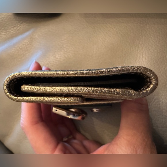 Gucci Canvas Leather Monogram Key Case Holder Gold GUC - Picture 8 of 10